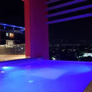  Apartment 2b/r Parkhurst Paradise With Infinity Edge Rooftop Pool Jamaica