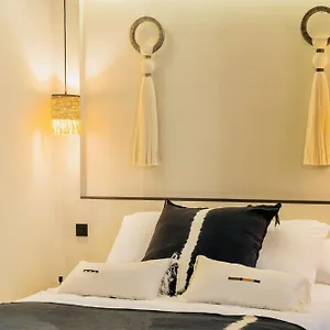  Apartment Host Le Lumiere & Cinema France
